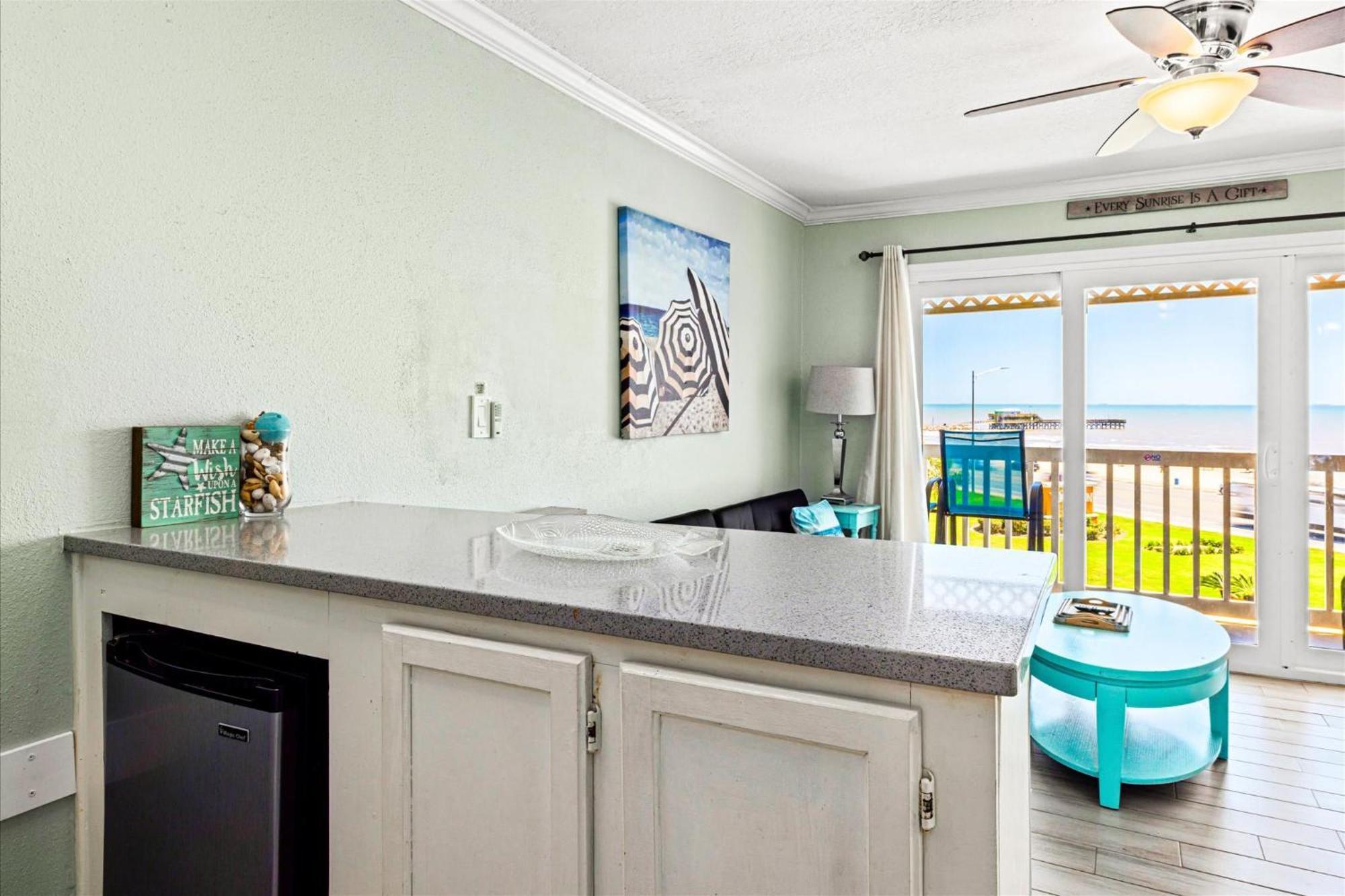 Charming Waterfront Condo Galveston Extérieur photo